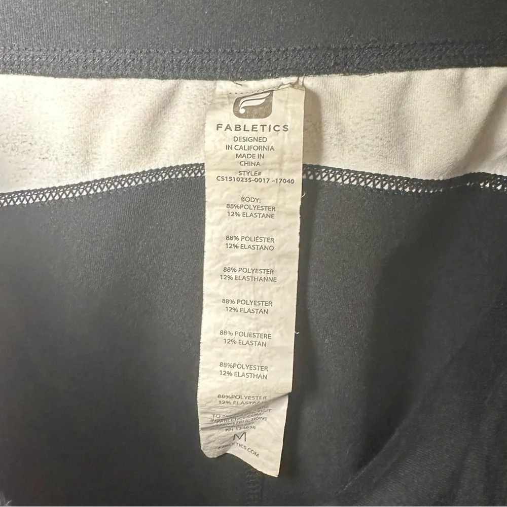Fabletics Camacan Capri Size Medium - image 5